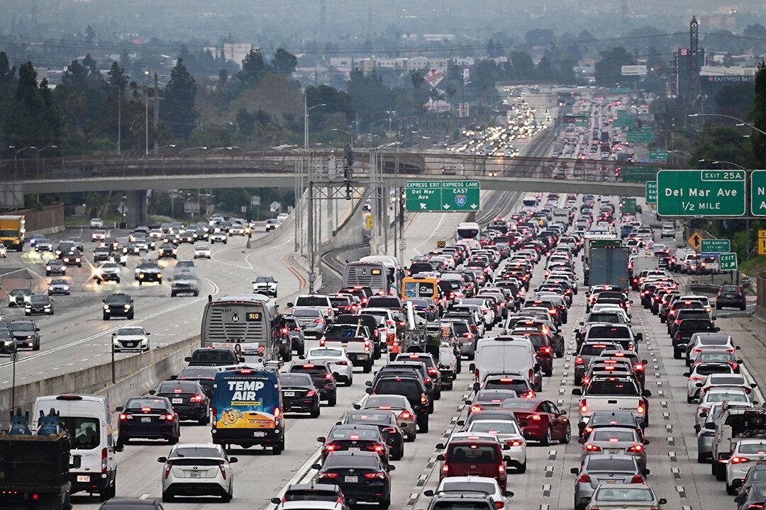 9.5 Million Southern California Residents Likely to Travel for Holidays: Auto Club