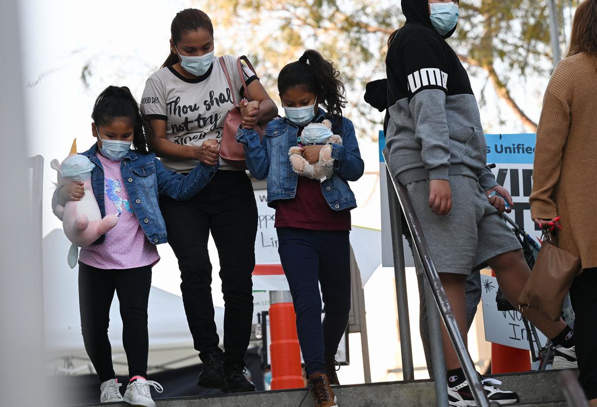 Medical Conference Cancels Keynote Over Professor’s Opposition to Child Masking, COVID Vaccines