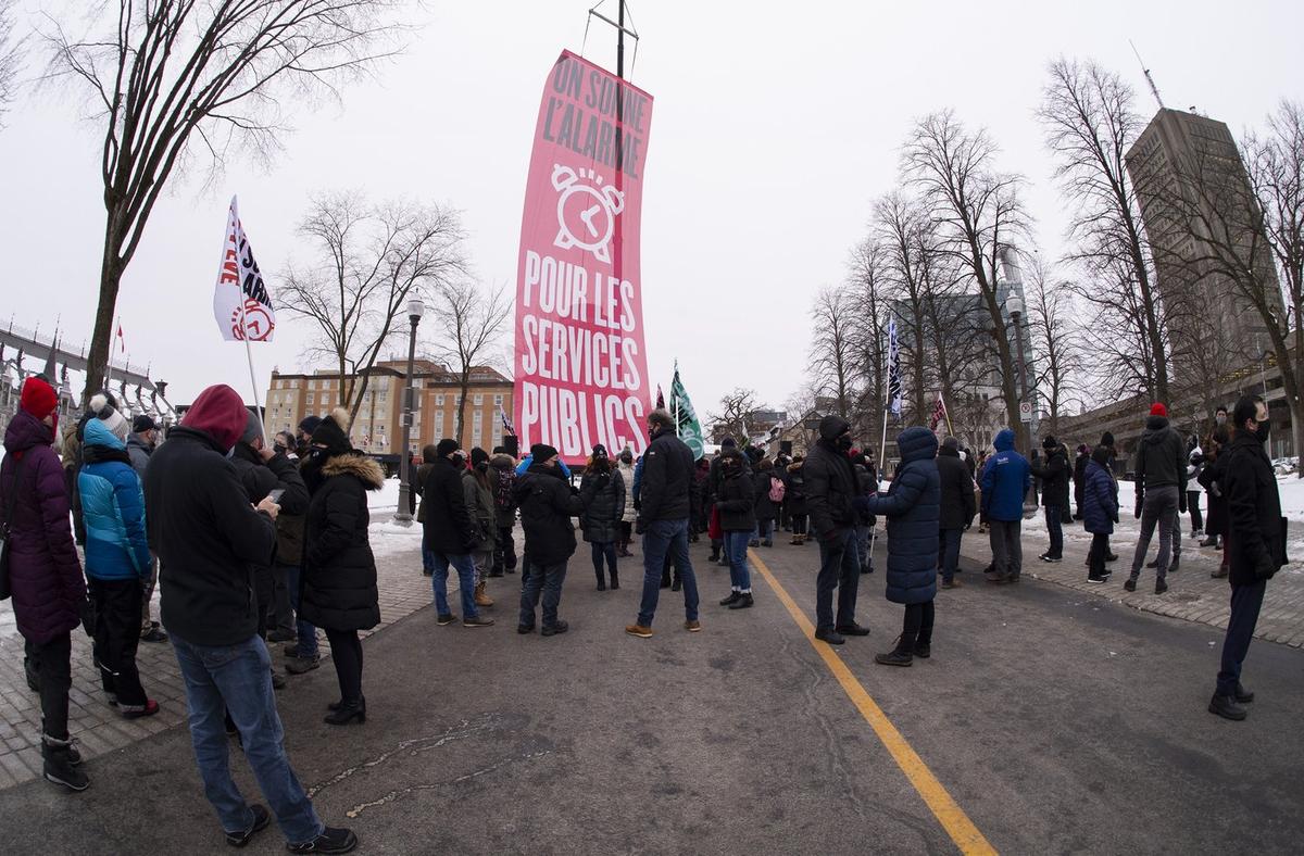 Quebec Labour Unions in Health Care, Education Vote 95 Percent for Strike Mandate