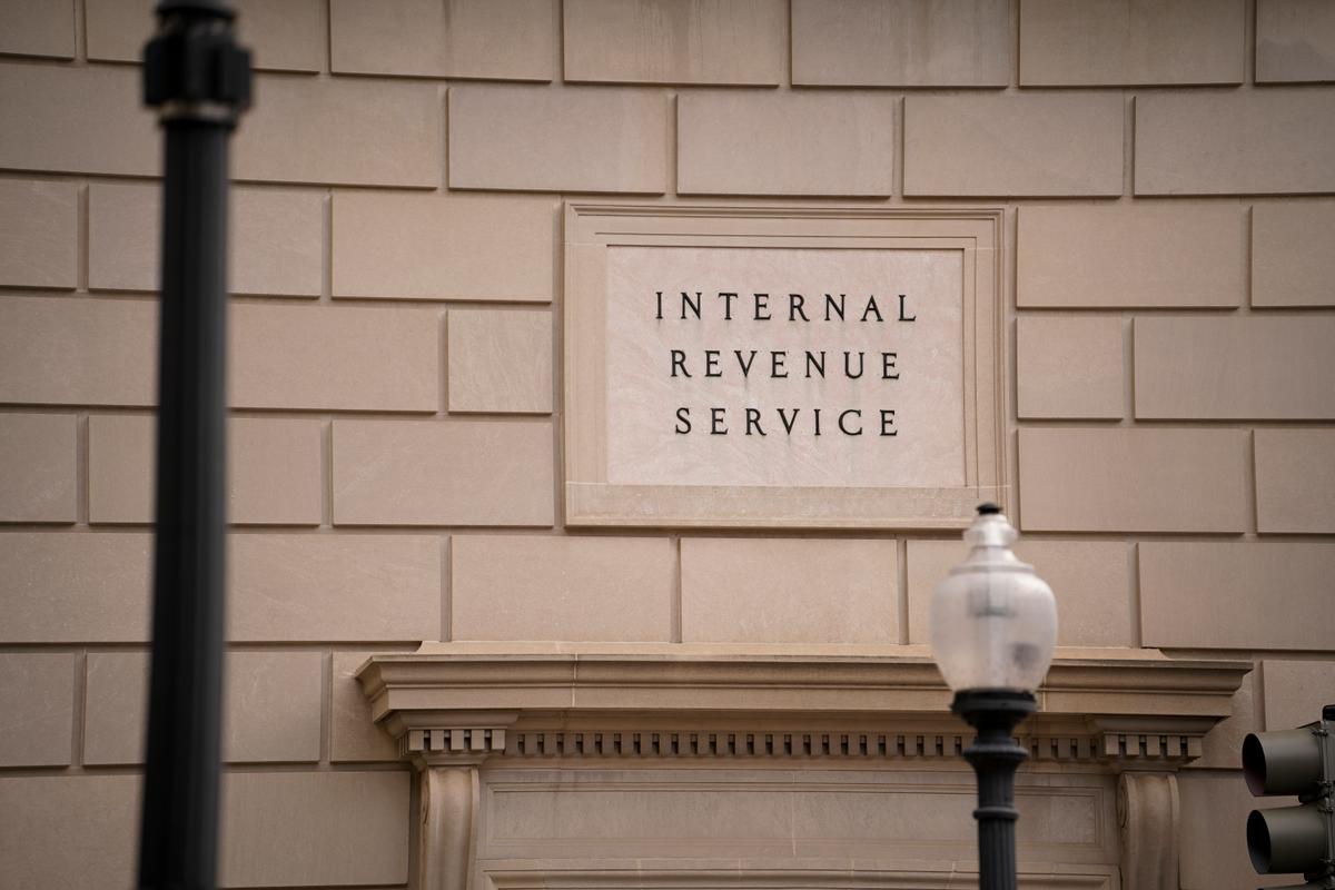 IRS Warns Seniors of Penalties for Not Taking Required Withdrawals From Retirement Plans
