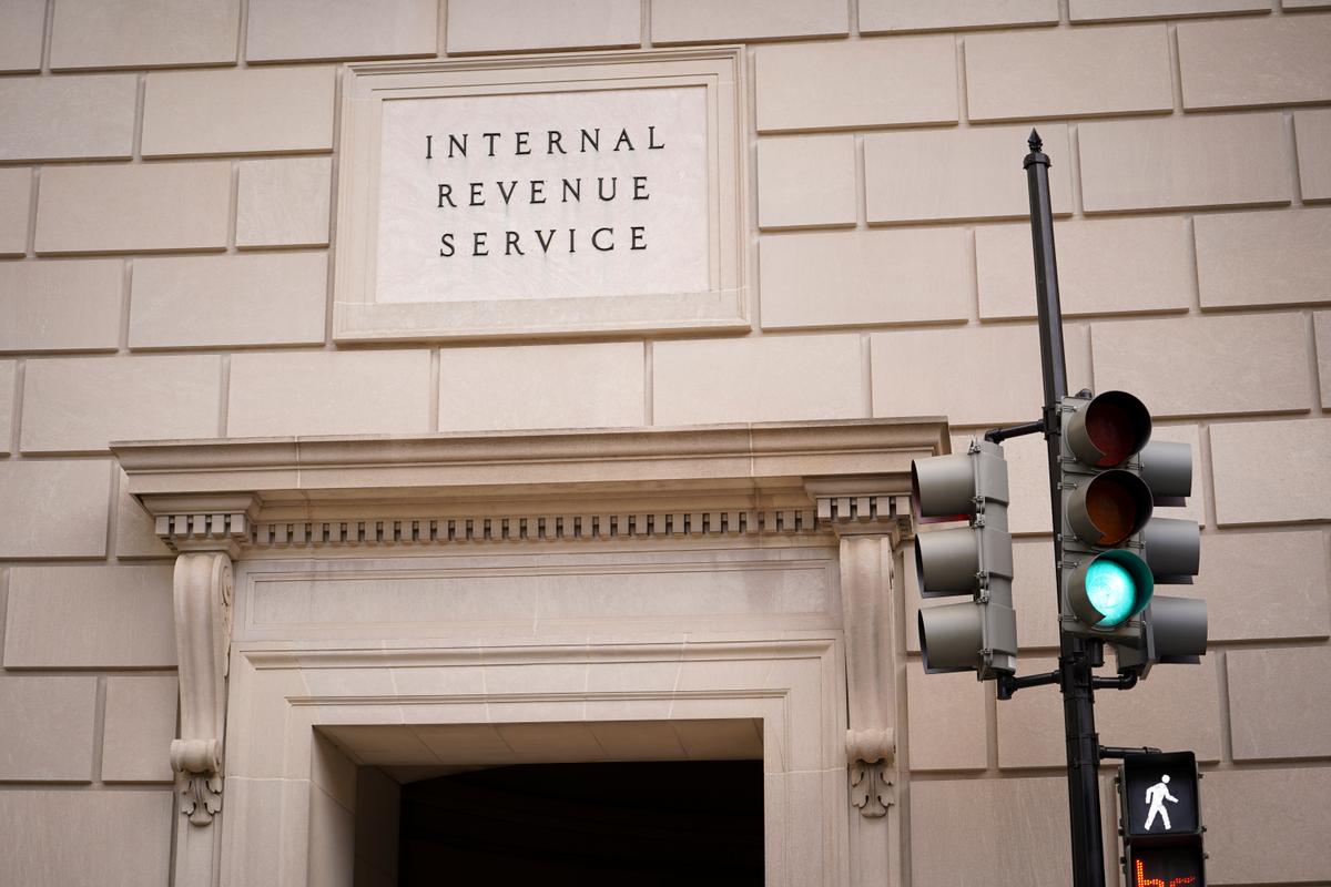 IRS Warns Taxpayers of Penalties Over Questionable Pandemic-era Tax Credits