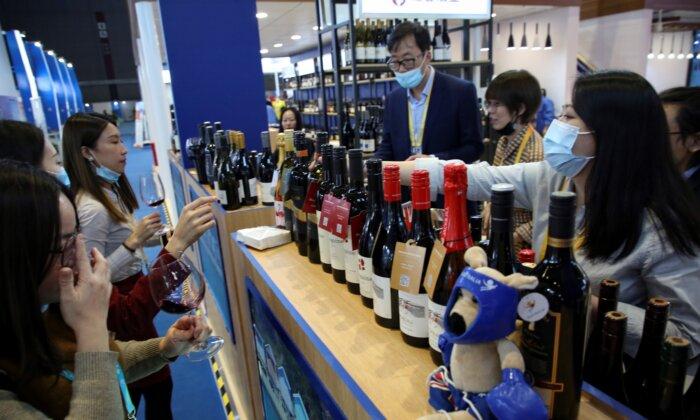 Australian PM Optimistic about China Lifting Wine Tariffs