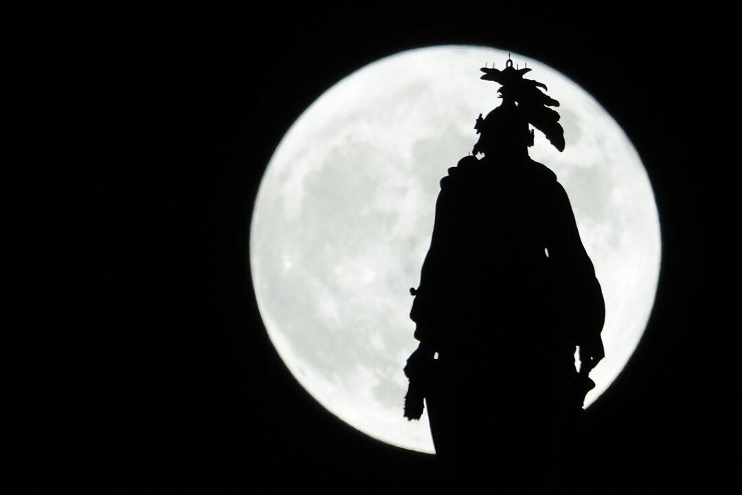 October Hunter’s Moon Rising This Week Will Be Brightest Supermoon of 2024