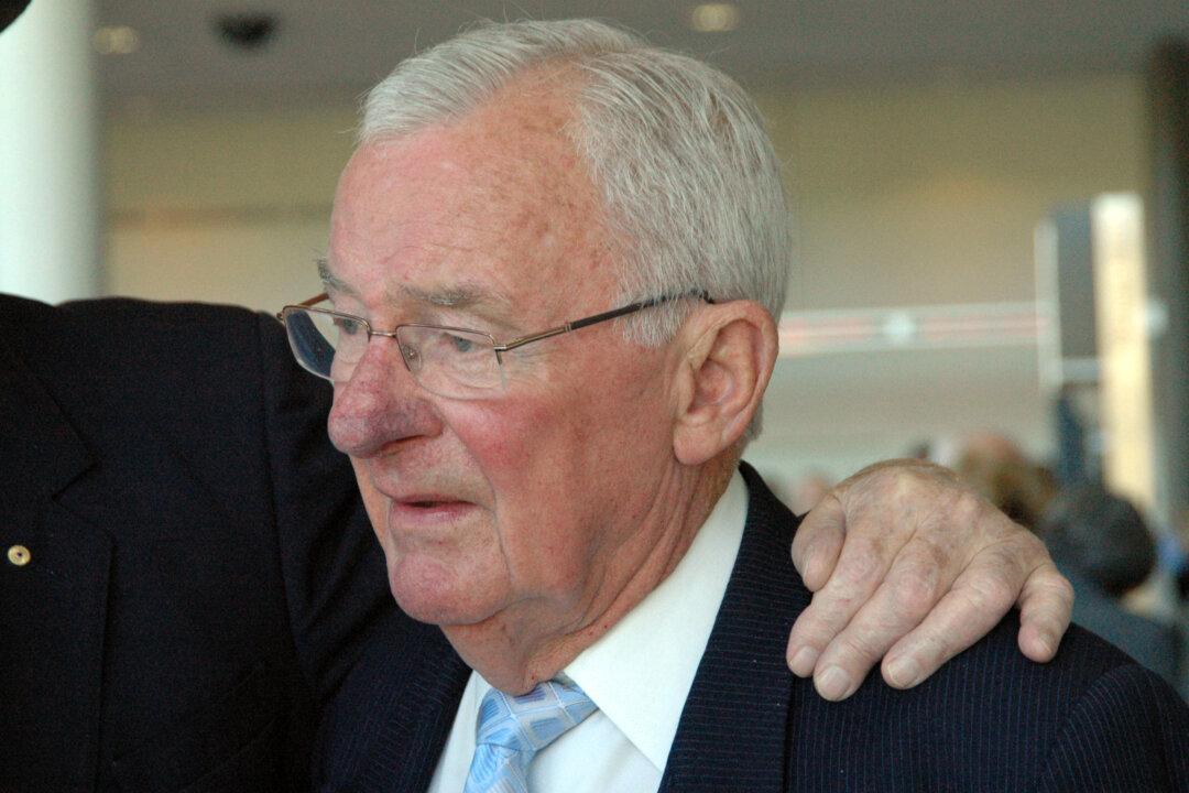 PMs Pay Tribute to ‘Architect of Medicare’ Bill Hayden