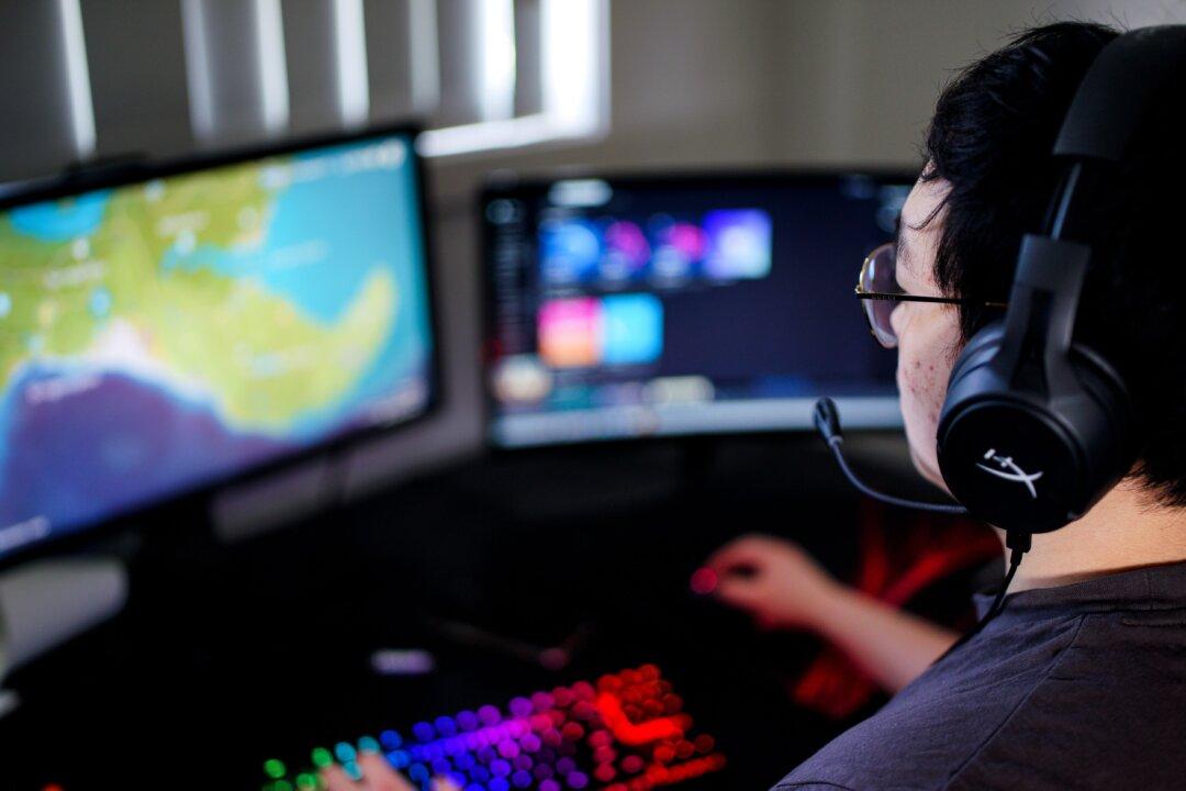 Digital Skills of Australian Students Dropping Despite Record Screen Time: Report