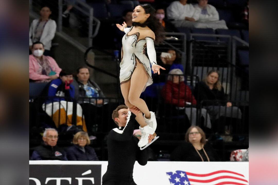 US Ice Dancers Madison Chock and Evan Bates Give US Another Skate America Champion