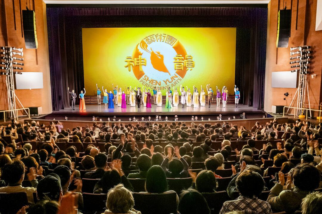 Defending Democracy: Urgent Call to Support Shen Yun in South Korea
