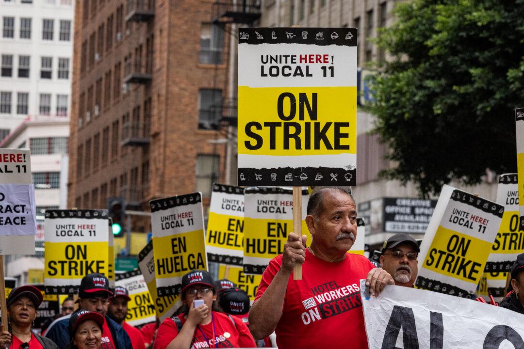 DA to Investigate Hotels Hiring Homeless Refugees to Replace Striking Workers