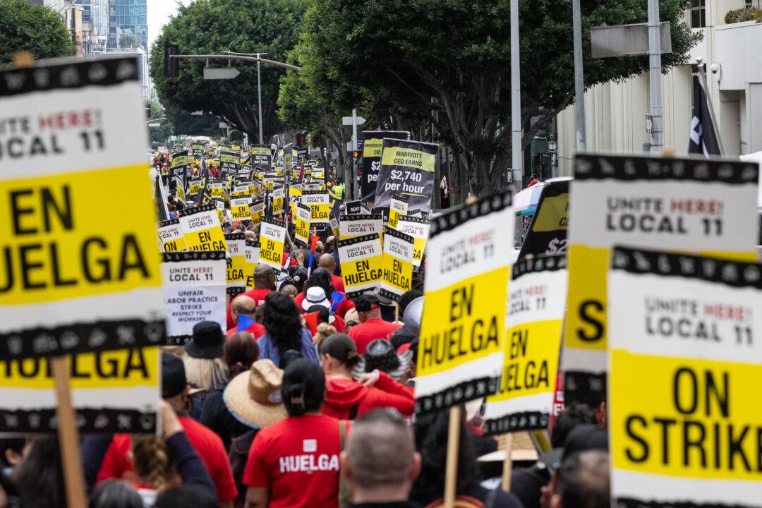 Thousands of Hotel Workers March in Los Angeles Amid Contract Talks