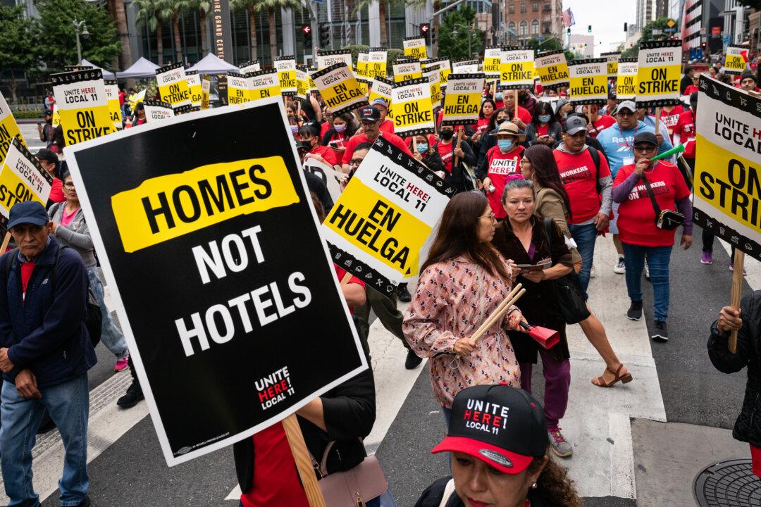 Los Angeles Removes Proposal to House Homeless in Vacant Hotel Rooms From March Ballot