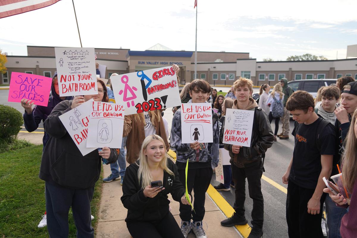Pennsylvania Students Say ‘Enough’ to School District Bathroom Policies