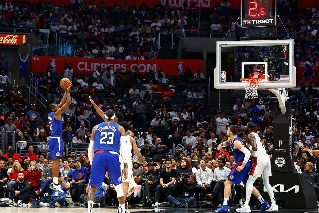 Leonard and George Dominate in Clippers’ 123–111 Win Over the Trail Blazers to Open the Season