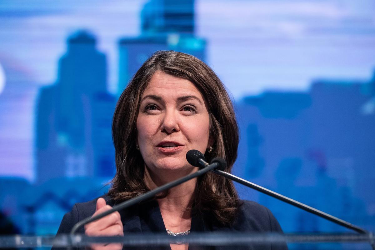 Smith Dismisses Concerns Manning Report Used for Partisan Purposes After Leaked Email