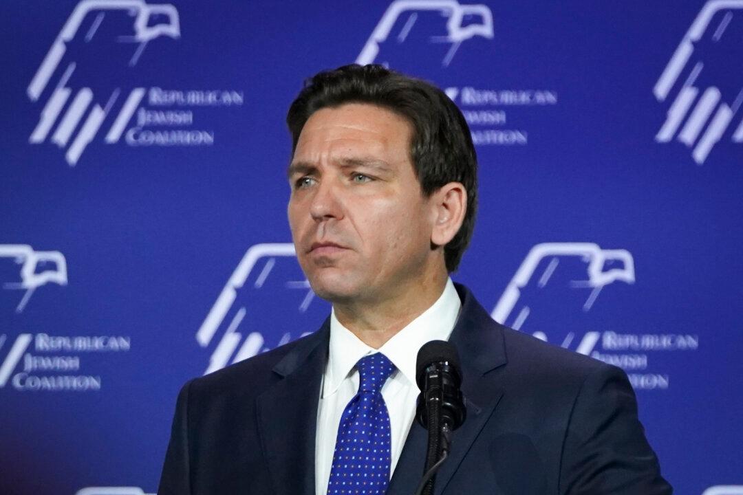 Head of DeSantis Super PAC Resigns Saying Role Became ‘Untenable’