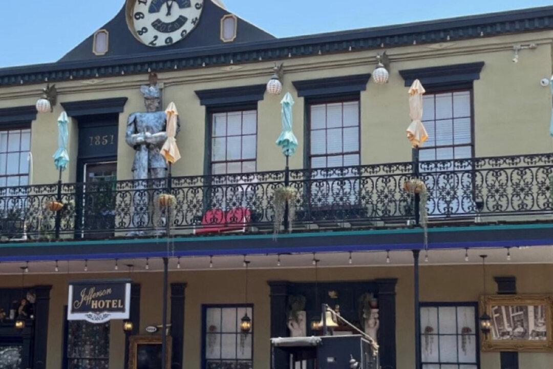 Take a Historic Walk Through Jefferson, Texas