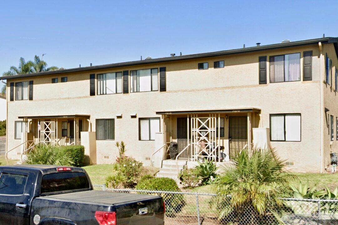 San Diego Apartment Complex Damaged in Fire, Residents Evacuated