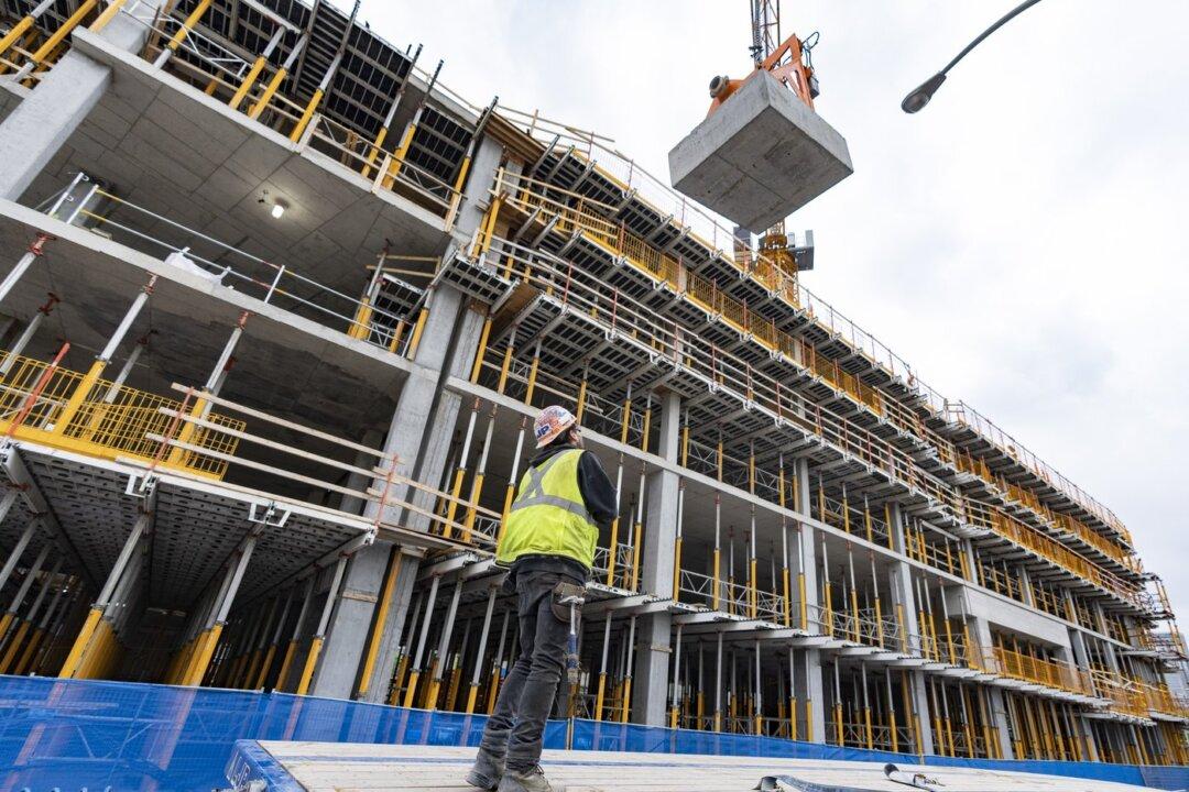 Construction of at Least 25,000 Housing Units Blocked in Quebec: Survey