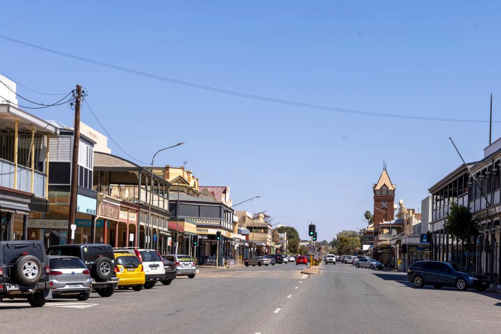 Far West NSW Faces Prolonged Power Outages Amid Generator Failure