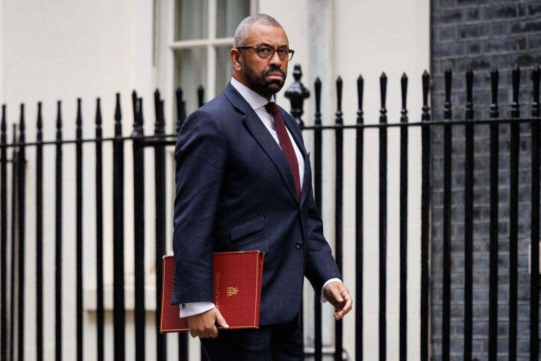 Cleverly Pledges to Upgrade Rwanda Deal to Treaty Status to Appease Supreme Court