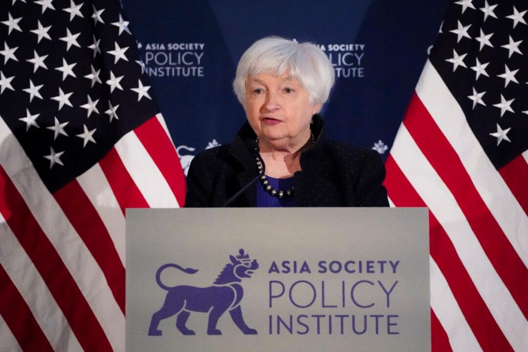 Yellen Assures No US–China Decoupling, Setting Stage for Biden–Xi Meeting
