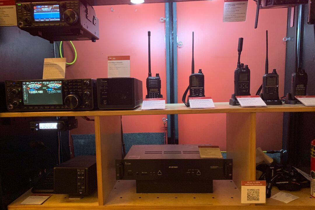 Amateur Radio Enthusiasts Gather at the Ham Radio Convention ‘Pacificon’