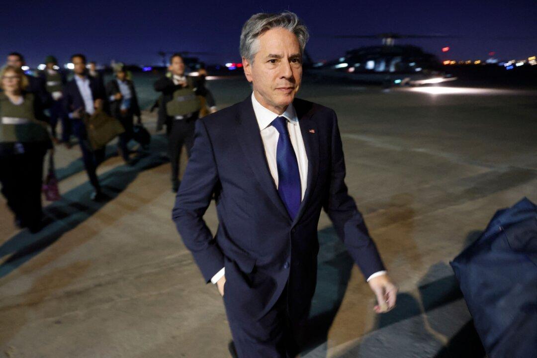 US Secretary of State Makes Surprise Visit to Iraq