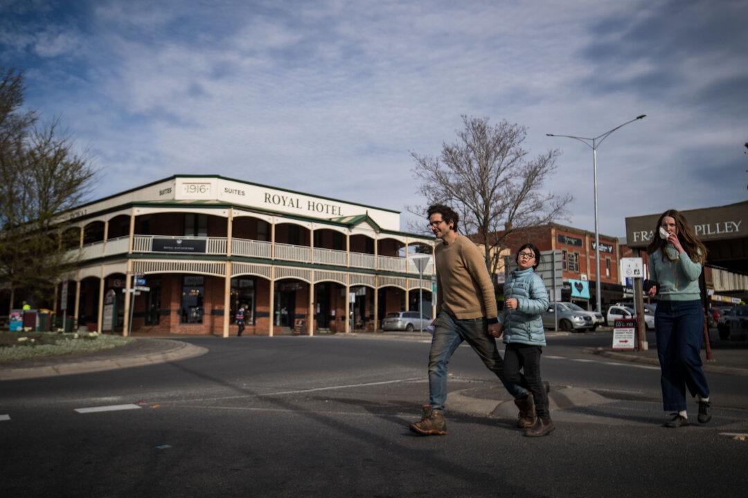 Children Among 5 Killed After Car Crashes Into Busy Pub