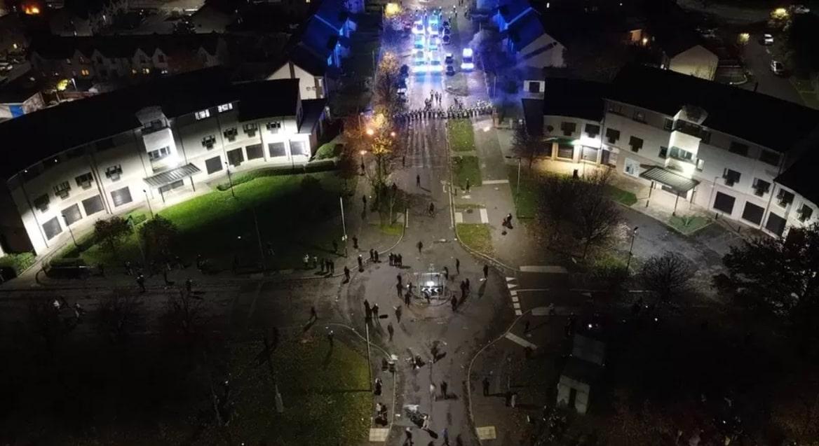 Scots Youths Attack Police With Fireworks in ‘Disgusting’ Bonfire Night Disorder