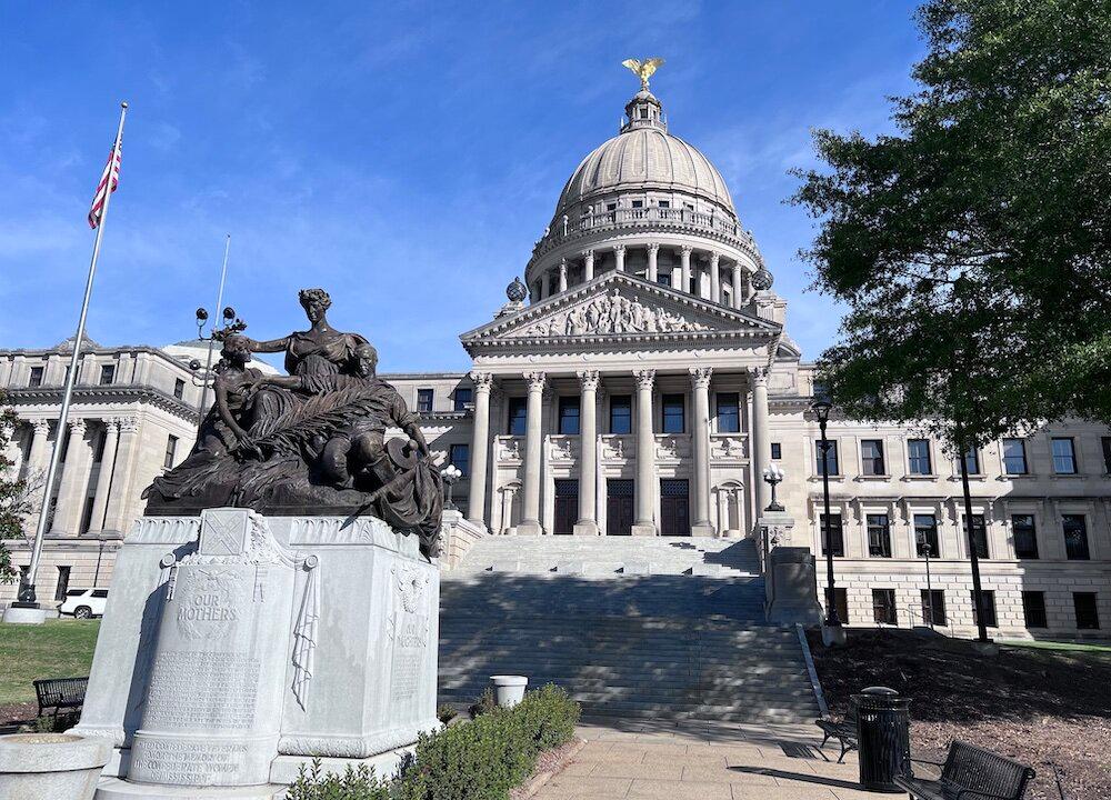 Candidates Make Final Push in Close Mississippi Gubernatorial Contest