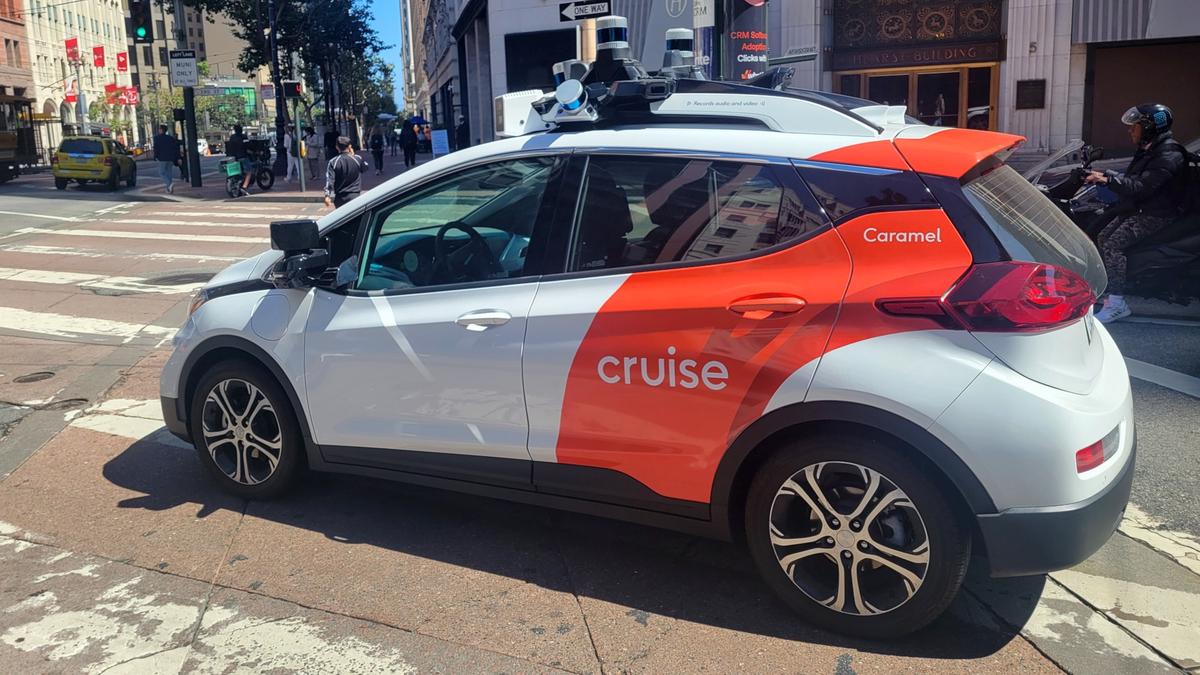 GM’s Cruise Recalls Nearly 1,000 Driverless Cars After Crash Involving Pedestrian