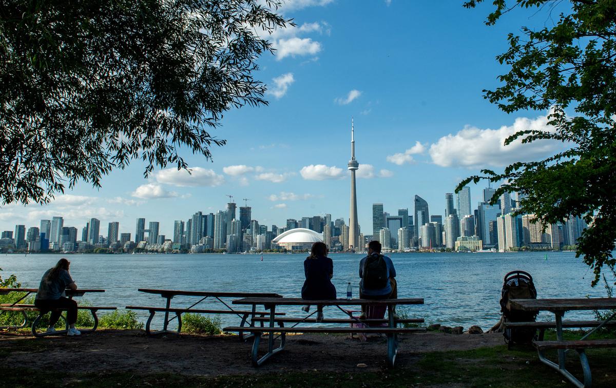 Ontario Introducing Legislation to Ban Employers From Asking for Canadian Work Experience