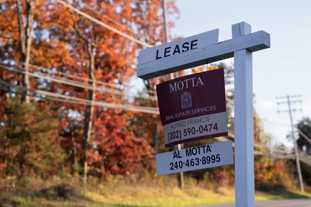 Retail Workers Currently Earning 51.6 Percent Less Than Needed to Afford Rent: Report