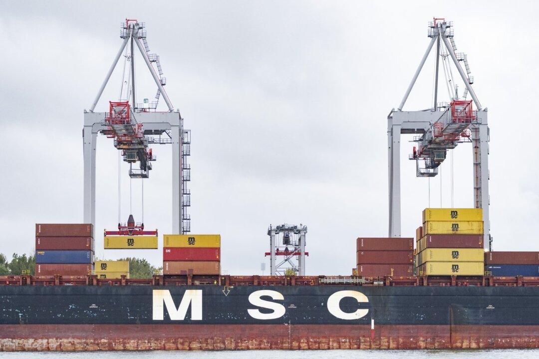 Industry Says Banning Replacement Workers Will Prolong Strikes—Unions Say Reverse