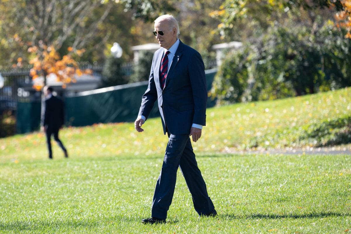 Biden’s EV Plan Faces Opposition From Thousands of Car Dealers