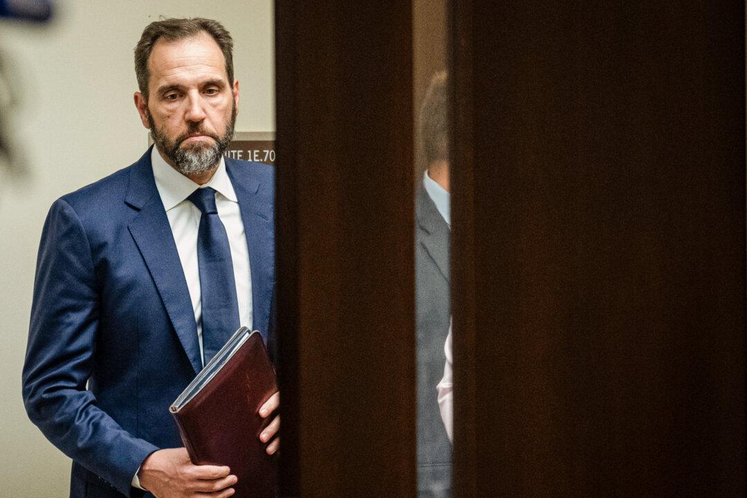 Judge Pauses Order to Unseal as Jack Smith Raises Witness Intimidation Concerns