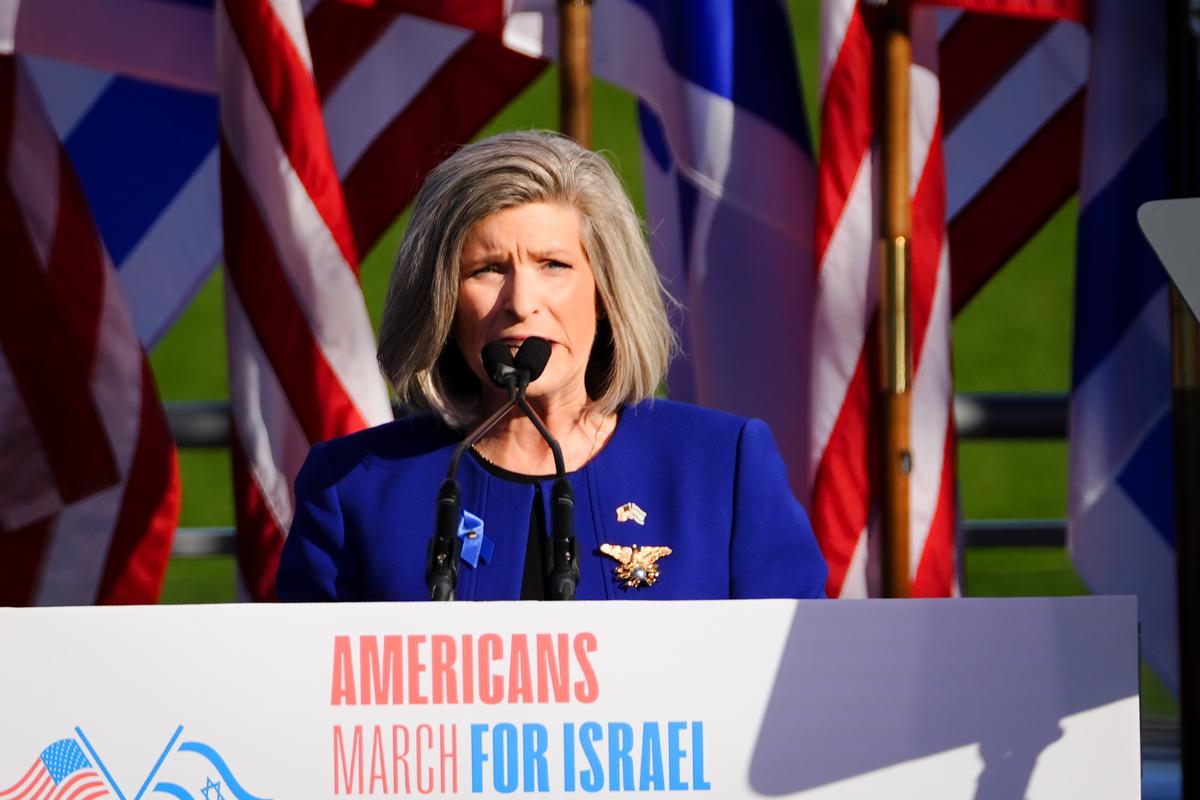 Biden’s Treasury ‘Hiding’ $40 Billion in Outlays Law Requires to Be Disclosed on USAspending.gov: Sen. Ernst