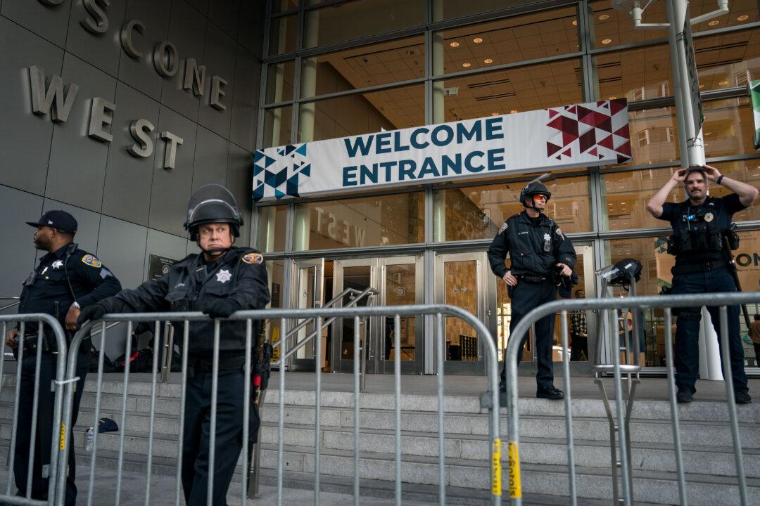 What Was the Chinese Leader’s Real Goal at the APEC Forum?