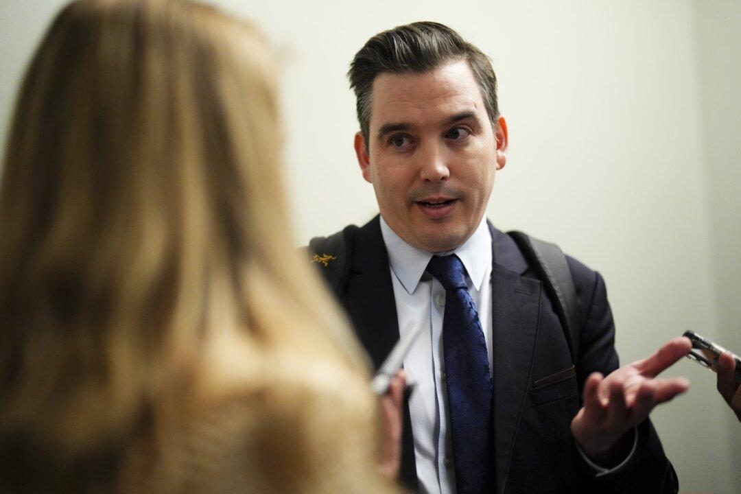 Prime Minister’s Office Gives Mandate Letters to Two Ministers, Months After Shuffle