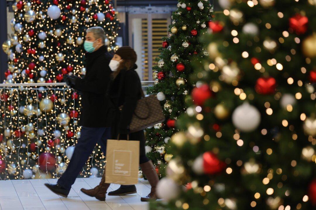 Woolworths Says Strike by 1,500 Workers Won’t Disrupt Christmas