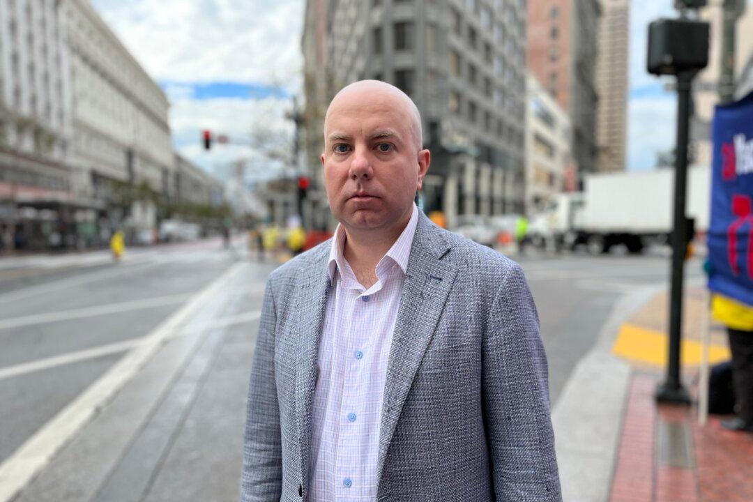 NTD Reporter, Activists Attacked at Human Rights Protest Site During APEC Summit