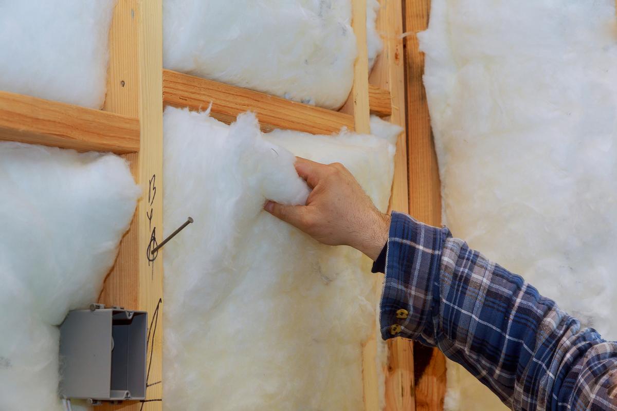 Ask Angi: What Do I Need to Know When Hiring an Insulation Pro?
