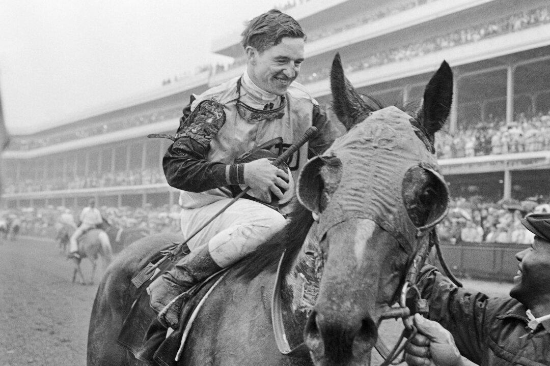 Bobby Ussery, Hall of Fame Jockey Whose Horse Was Disqualified in 1968 Kentucky Derby, Dies at 88