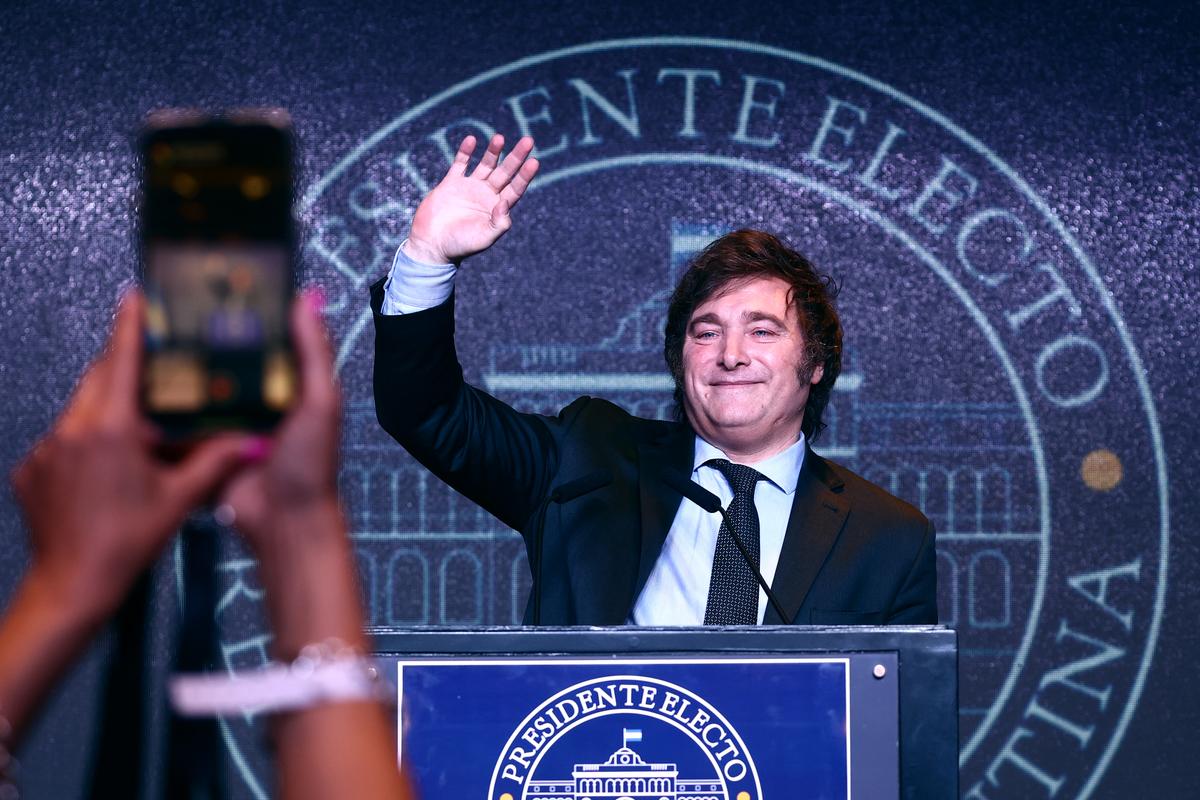 Analysis: Undaunted by Challenges, Argentina Takes a Sharp Right Turn