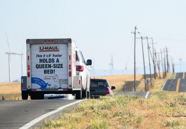 US Household Mobility Hits Record Low, Report Finds