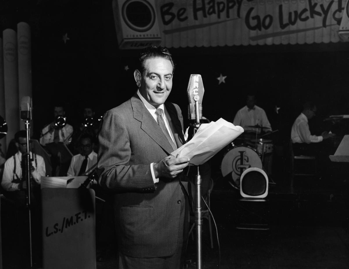 How ‘Auld Lang Syne’ Came To Be Our New Year’s Anthem