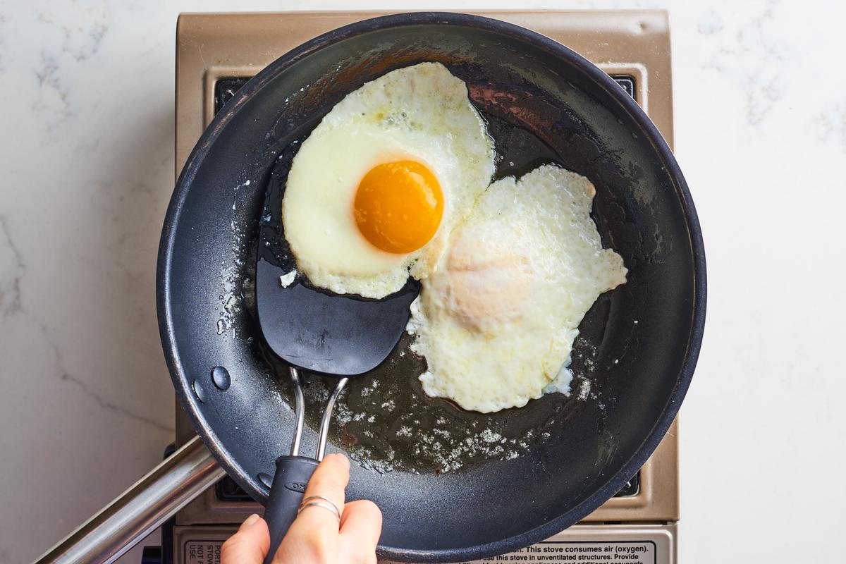 Memorize This Technique for Perfect Over-Easy Eggs