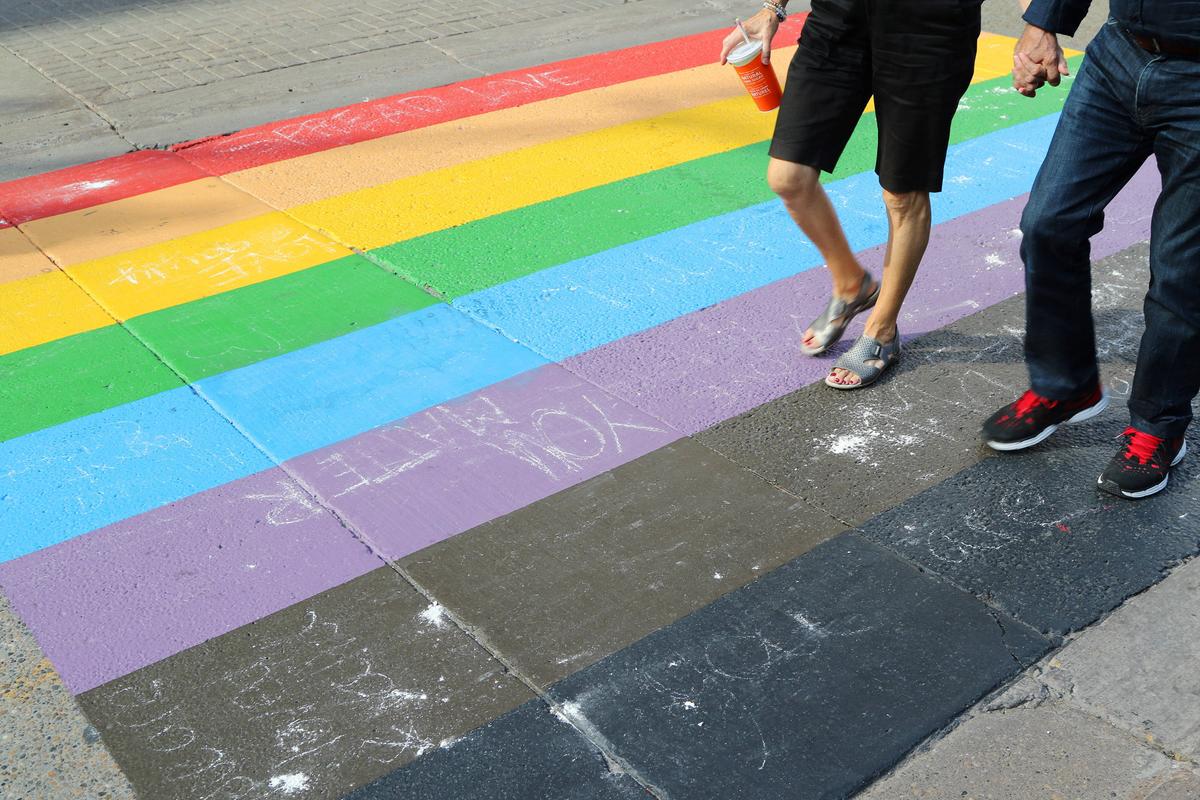 Group Behind Alberta Town Plebiscite Over Crosswalk, Flagpole Bylaw Seeking ‘Equality’
