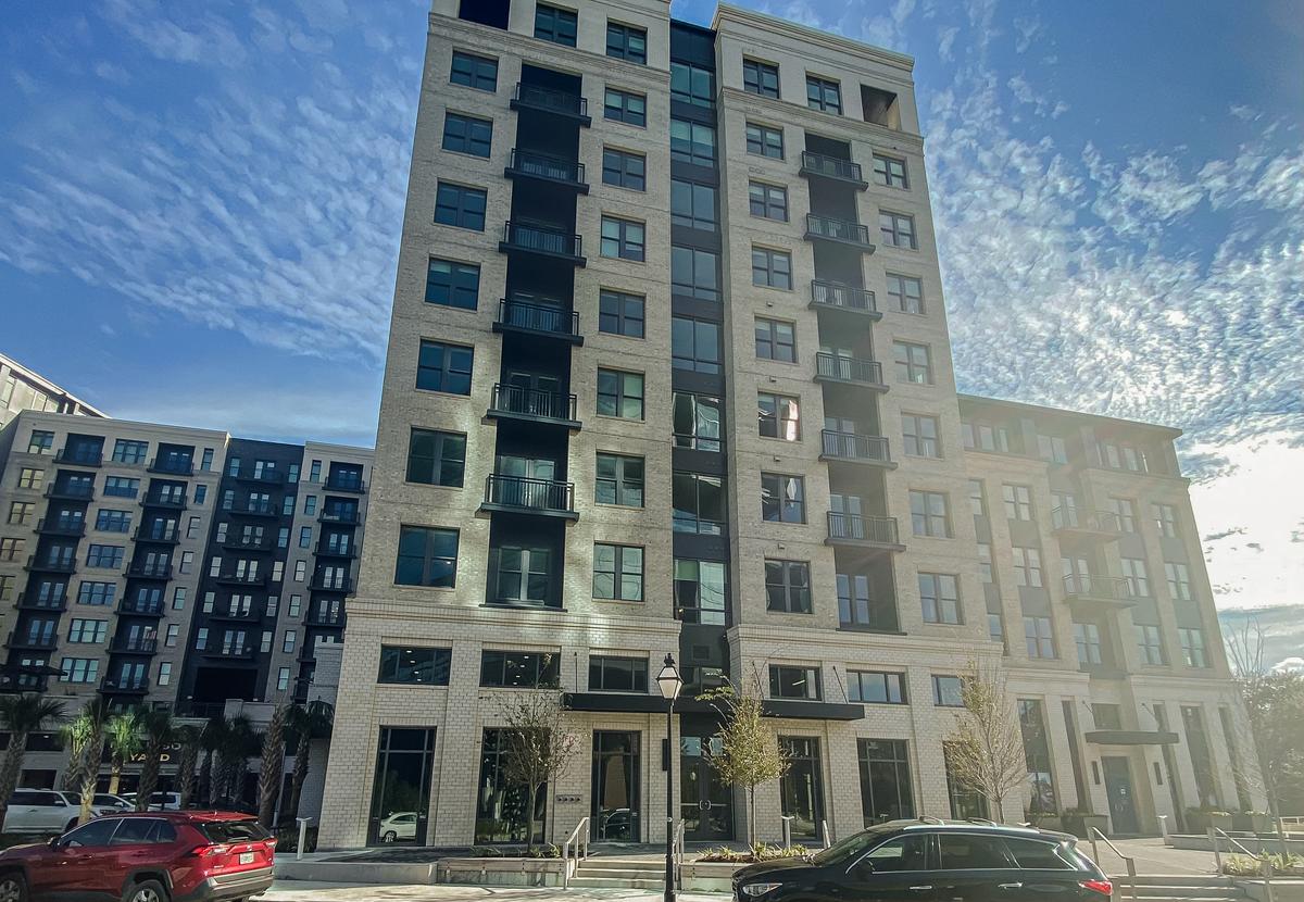 A more recent development in the north end of Charleston, South Carolina. (Joseph Lord/The Epoch Times)