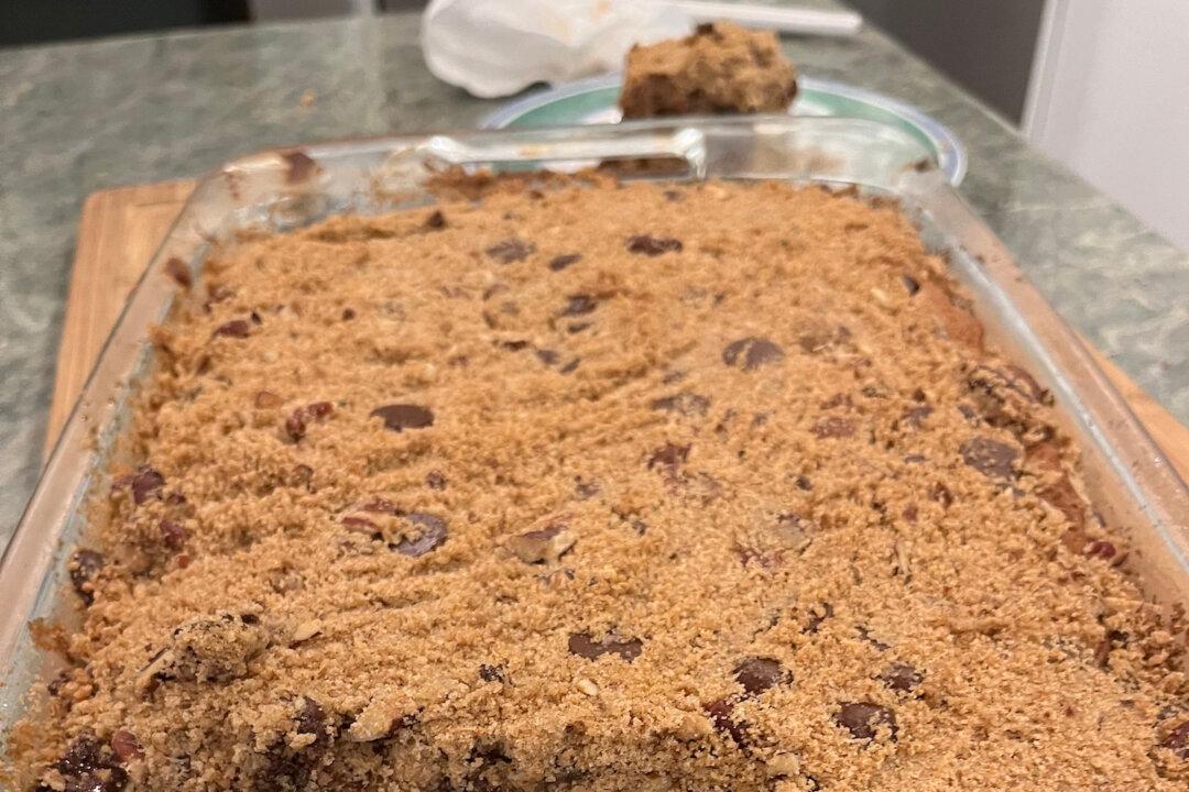 Start a New Tradition With This Holiday Crumb Coffee Cake