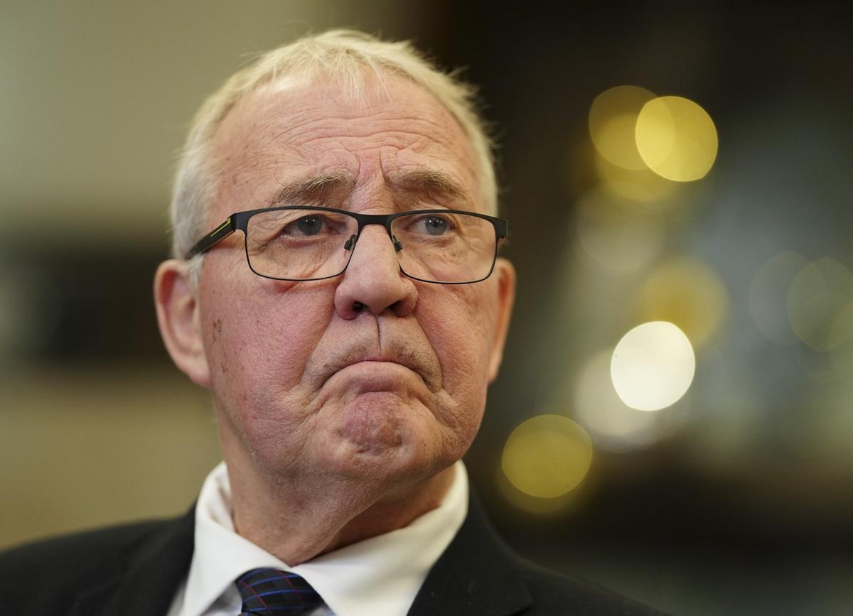 Defence Minister Says Personnel Shortage a ‘Death Spiral’ for Military, Presses for Speedier Recruiting of Non-Citizens